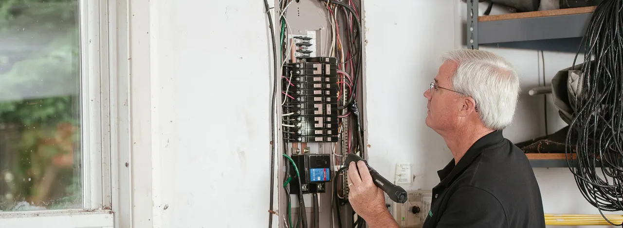 Tableau électrique avec disjoncteur et différentiel dédiés à la borne